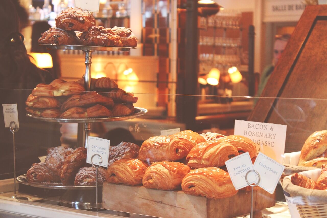 Read more about the article Learn All About the Boulangerie and Pâtisserie